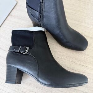 NWT East 5thBlack booties (size 6)